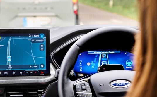 System BlueCruise w Fordzie Kuga.