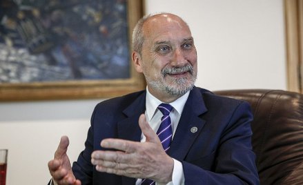Antoni Macierewicz: Ideologia LGBT ma program zniszczenia państwa