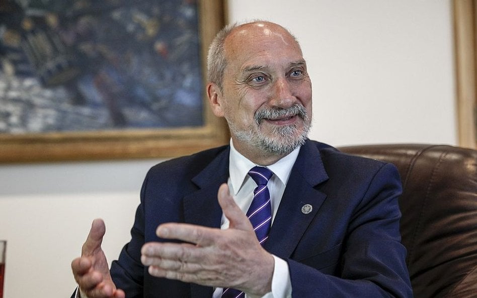 Antoni Macierewicz: Ideologia LGBT ma program zniszczenia państwa