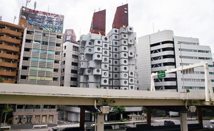 Burzą słynny tokijski wieżowiec, ale architekt sprzedaje prawa do jego odbudowy