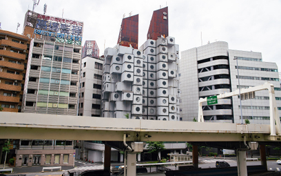 Burzą słynny tokijski wieżowiec, ale architekt sprzedaje prawa do jego odbudowy