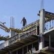 Zatrudnianie cudzoziemców a uzależnienie pracownika od pracodawcy