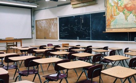 Nauczycielka pokazała zdjęcie partnerki. Została zawieszona
