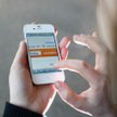 Klienci coraz częściej korzystają ze smartfonów robiąc zakupy