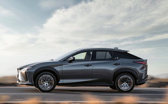 Lexus RZ 450e