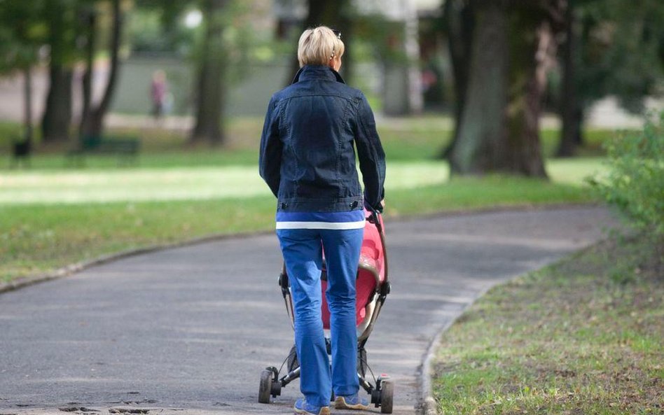 Sondaż: dziecko to przerażające koszty