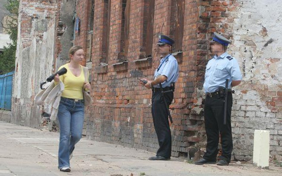 Choroba policjanta nie wpływa na dodatek służbowy - sąd