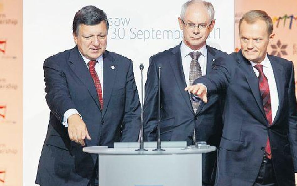 Szef Komisji Europejskiej José Manuel Barroso, przewodniczący Rady Europejskiej Herman Van Rompuy i 