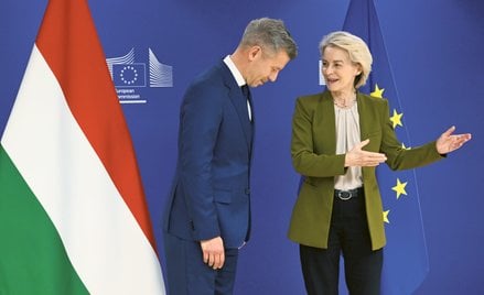 Odblokowanie unijnych pieniędzy to dla Pétera Magyara gardłowa sprawa. Na zdjęciu z szefową Komisji 