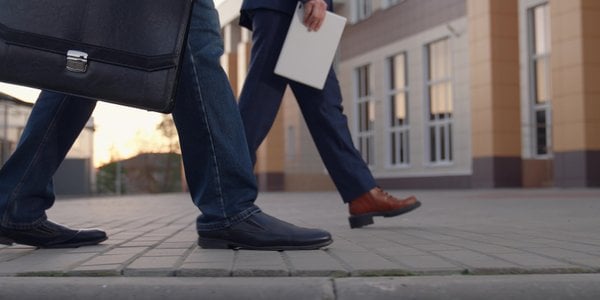 Specjaliści „odpływają” ze służby cywilnej. Jaka jest przyczyna?