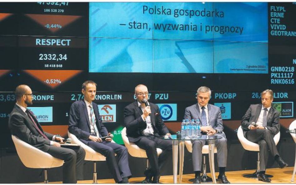 Uczestnicy debaty „Polska gospodarka – stan, wyzwania i prognozy", od prawej: Mariusz Adamiak, dyrek