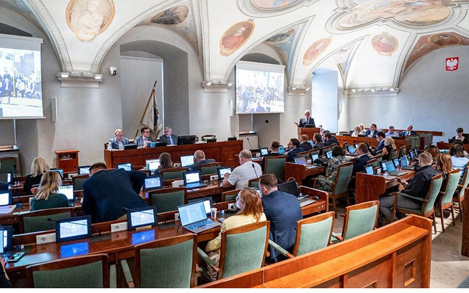 Jacek Jaśkowiak, prezydent Poznania, otrzymał od rady miasta wotum zaufania oraz absolutorium