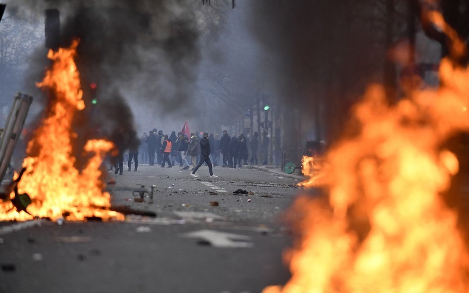 Paryż. Starcia Kurdów z policją