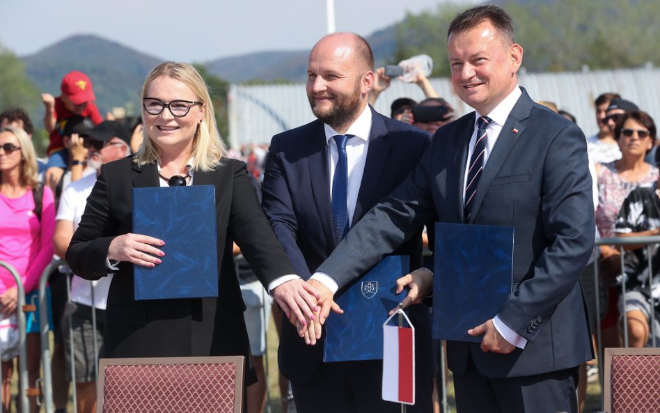 Ministrowie obrony Czech, Słowacji i Polski, Jana Cernochova, Jaroslav Nad i Mariusz Błaszczak