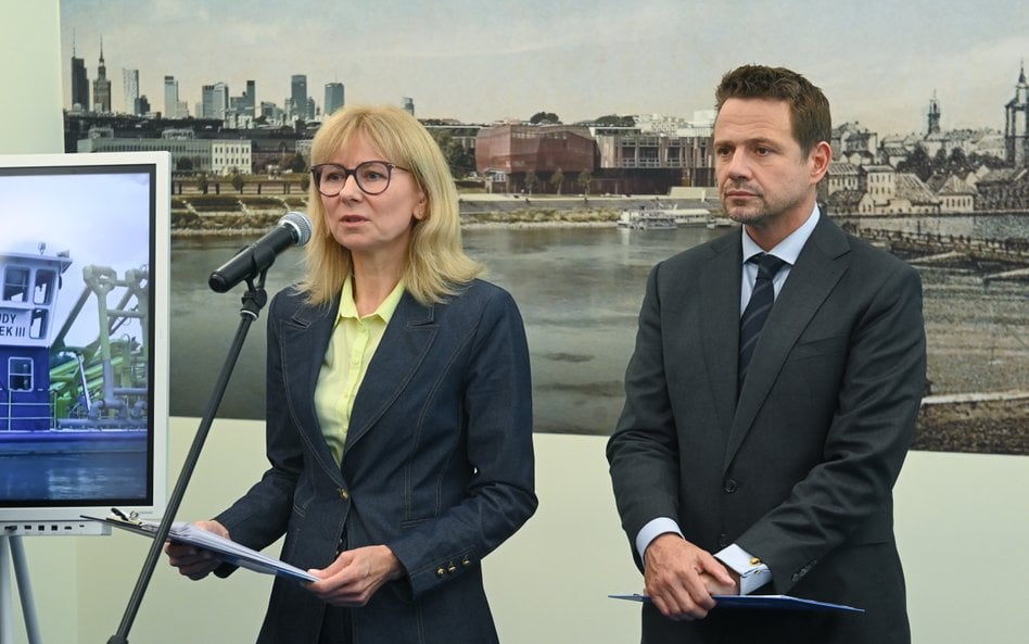 Prezydent Warszawy Rafał Trzaskowski i prezes MPWiK Renata Tomusiak