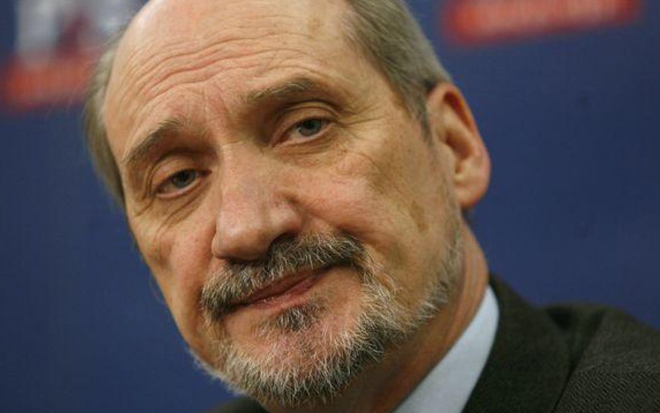 Antoni Macierewicz: Szef MSWiA nie dopełnił obowiązków