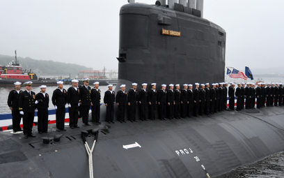 Uroczystość wcielenia do służby w US Navy atomowego szturmowego okrętu podwodnego USS Oregon (SSN 79