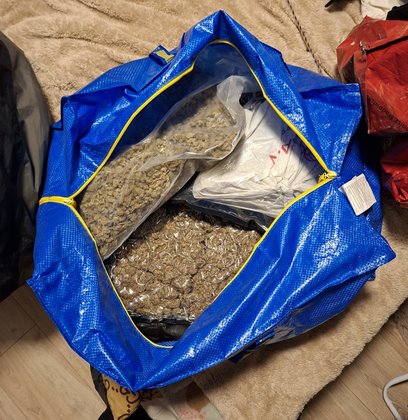 Funkcjonariusze przejęli łącznie ponad dwa kilogramy marihuany