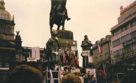 Wojska sowieckie miały poprzeć czeską „aksamitną rewolucję"