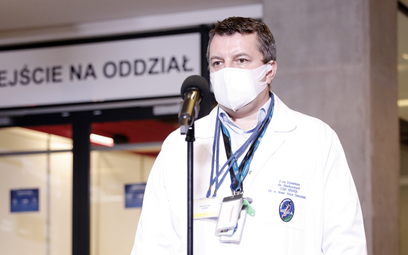 Za łóżko w Szpitalu Narodowym wcale nie płacą więcej - rozmowa z dr. Arturem Zaczyńskim