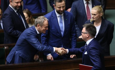 Donald Tusk, Władysław Kosiniak-Kamysz i Szymon Hołownia w Sejmie