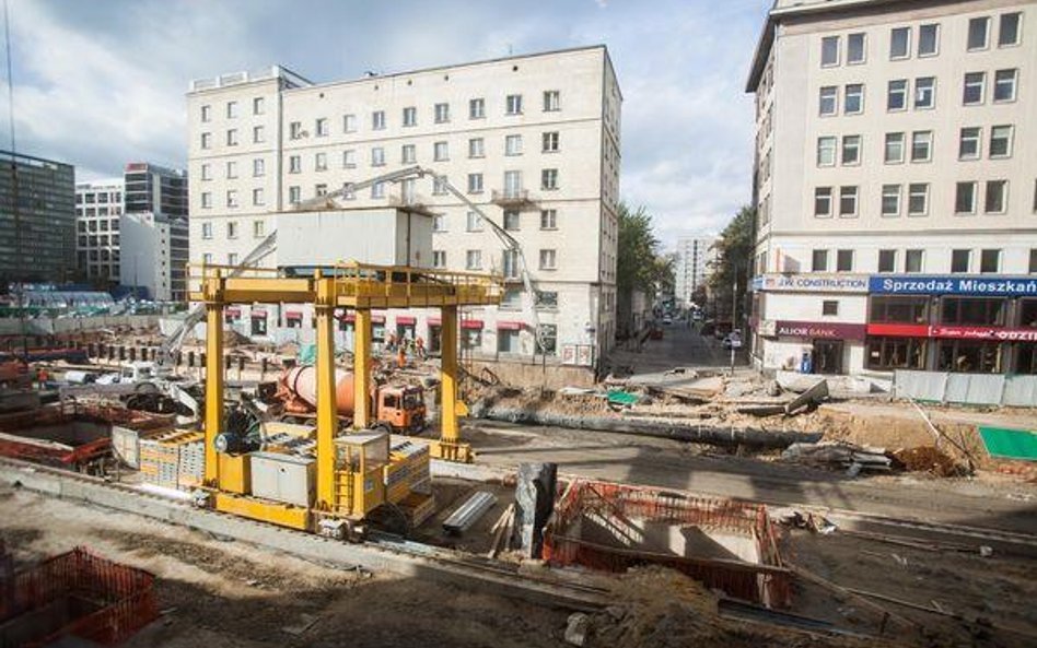 Za szkody powstałe w mieszkaniu na skutek budowy metra czy drogi odpowiada firma, która prowadzi rob