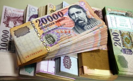 Forint jest rekordowo słaby do euro