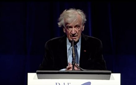 ELIE WIESEL (30 WRZEŚNIA 1928 R. – 2 LIPCA 2016 R.) Ocalały z Holokaustu amerykański pisarz pochodze