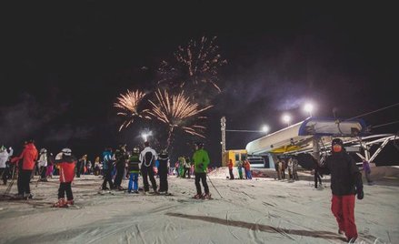 Popularność zabaw sylwestrowych na stoku związana jest z modą na aktywne spędzanie czasu