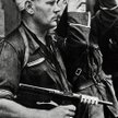Plut. Henryk Borecki ps. Smutniak z Batalionu AK „Kiliński” z pistoletem maszynowym Błyskawica