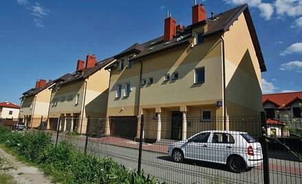 Kabli pod dostatkiem, a kanalizacji nie ma