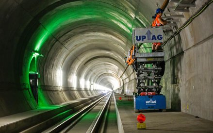 Tunelu pod przełęczą św Gottharda w Szwajcarii