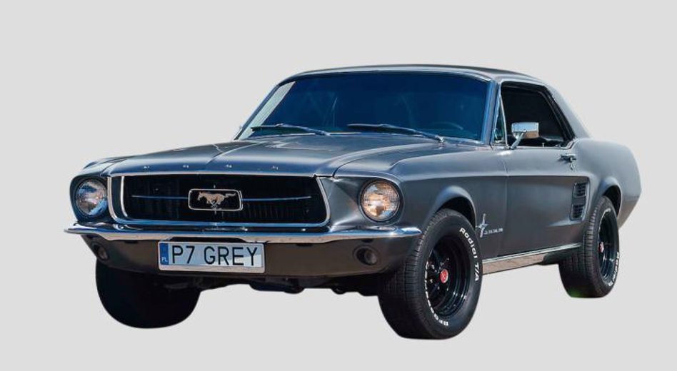 W metryce lat 51, ale wygląda jak nowy.