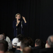 Warren atakuje Bloomberga. "Chce kupić amerykańską demokrację"