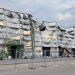 Spalona hala targowa przy ulicy Marywilskiej 44 w Warszawie.