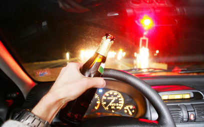 W wakacje zatrzymano 1215 więcej pijanych kierowców niż rok wcześniej