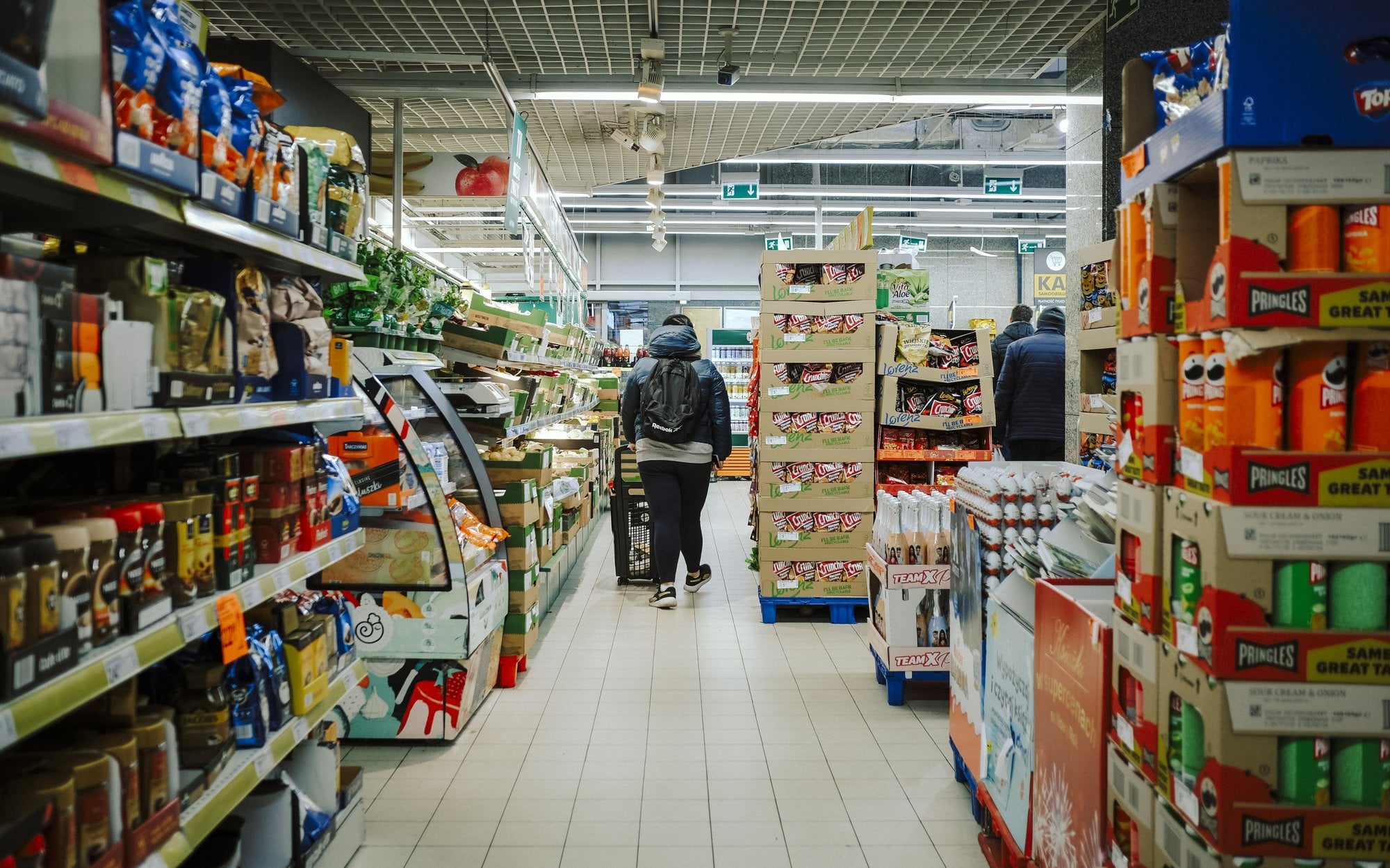 Sklepy poradziły sobie z wojennym kryzysem. Uniknęliśmy szoku cenowego