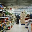 Dyskonty mają problem. Klienci znów wolą znane marki niż tańsze zamienniki