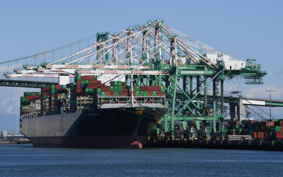 WTO: Globalny handel może spaść o ponad 30 proc.