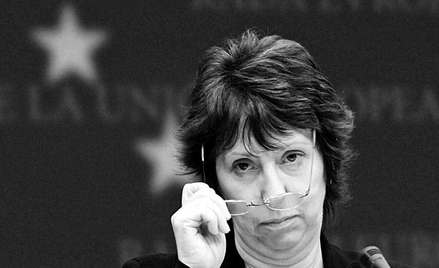 Oczekiwania wobec Catherine Ashton i nowej unijnej służby dyplomatycznej nie są zbyt wysokie. Parado