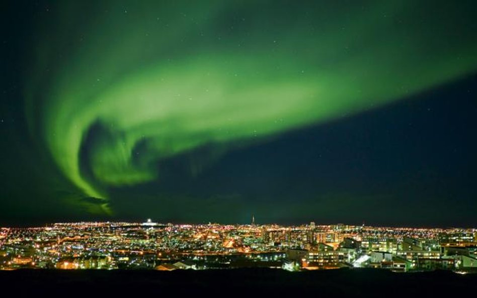 Marzec 2005 roku – zorza polarna nad Reykjavíkiem