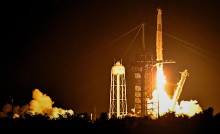 Start rakiety Falcon 9 z kapsułą Crew Dragon z Centrum Kosmicznego Johna F. Kennedy’ego na przylądku