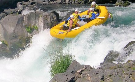 Sporty ekstremalne: Wybierając się na rafting zwłaszcza za granicę warto się ubezpieczyć.