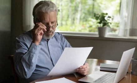 Trzeba rozróżnić pojęcie strony w znaczeniu materialnym i formalnym