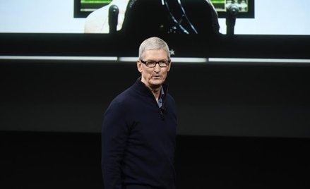 Tim Cook zarobił mniej w 2016 roku