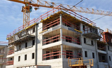 Podaż mieszkań rośnie skokowo, ale nie w aglomeracjach