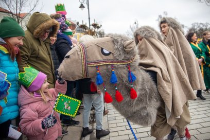 Zaplanowano szereg pokazów artystycznych, w tym tańce aniołów, musztrę legionistów rzymskich oraz wy