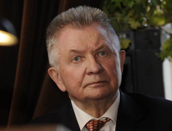 Longin Pastusiak na promocji oficjalnego polskiego wydania „Wystąpienia Hu Jintao na XVIII Kongresie