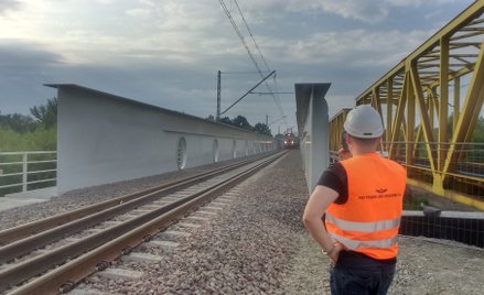 Pierwsze pociągi pod koniec czerwca przejechały nowym mostem nad Wieprzem koło Dęblina