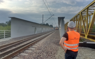 Pierwsze pociągi pod koniec czerwca przejechały nowym mostem nad Wieprzem koło Dęblina